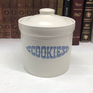 0502 Vintage Platzgraff Yorktowne Cookie Jar 1.5 Quart